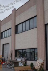 Foto Capannone industriale in Strada Quingenti, Parma San Prospero di 33 m²