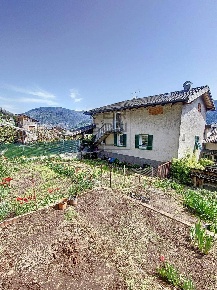 Foto Casa indipendente a Cembra Lisignago di 267 m² con 6 locali in vendita