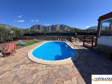 Foto Villa unifamiliare a Carini Milioti di 120 m² con 6 locali in vendita