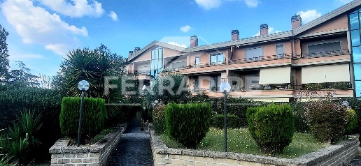 Foto Appartamento in Largo dell'Olgiata, Roma Olgiata di 155 m² in vendita