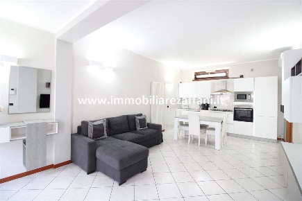 Foto Appartamento in via Monte Nevoso, Busto Garolfo Centro di 65 m²