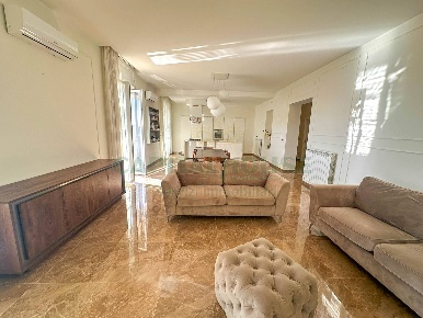 Foto Appartamento in Via Porta Fluviale, Capua Centro di 190 m² in vendita