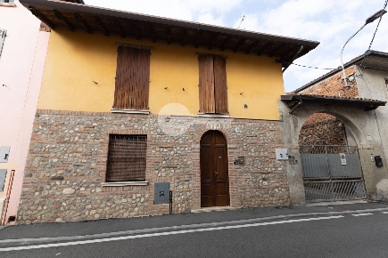 Foto Appartamento in Via Montegrappa, Ghedi Centro di 75 m² con 2 locali