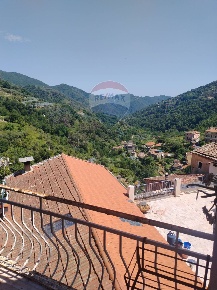 Foto Appartamento in via visitazione, Ceriana di 250 m² con 9 locali