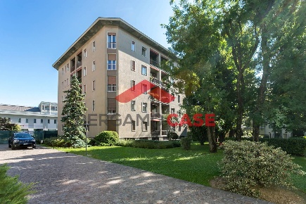 Foto Appartamento in Via Pitentino, Bergamo Corridoni di 104 m² in vendita