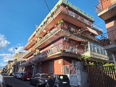 Foto Appartamento in via Napoli, Misterbianco Centro di 100 m² con 3 locali