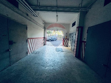 Foto Box in Viale Colli Aminei, Napoli Colli Aminei - Capodimonte di 35 m²