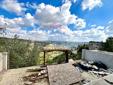 Foto Casa indipendente in Via Generale Cadorna, Ragusa Centro di 130 m²