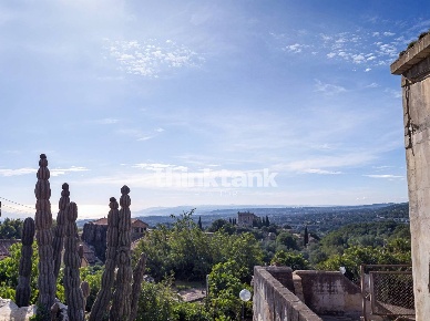 Foto Rustico in Via Tavola, Piedimonte Etneo di 300 m² con 10 locali