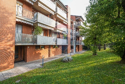 Foto Appartamento in via monte grappa, Lallio di 95 m² con 3 locali