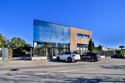 Foto Capannone industriale a Merate Centro di 1400 m² in vendita