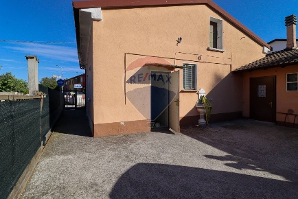 Foto Case semi ndipendenti in VIA FIUME, Gussola di 99 m² con 3 locali