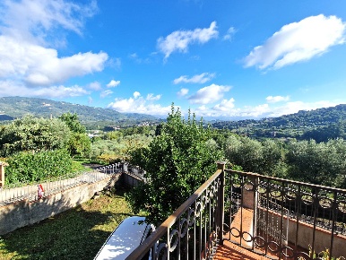 Foto Case semi ndipendenti in Via Simoncini, Serravalle Pistoiese di 110 m²