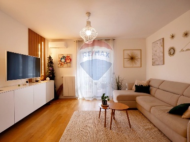 Foto Appartamento in Via Minervini, Bari Loseto di 125 m² con 4 locali