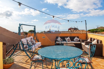 Foto Casa indipendente in via Fratelli Gemmellaro, Nicolosi di 152 m²