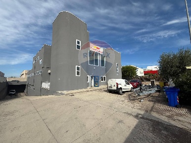 Foto Show room in Via Vincenzo Aulisio, Bari Santa Caterina di 170 m²