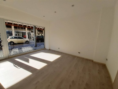 Foto Locale commerciale in Via XXX Aprile, Pordenone Centro Storico