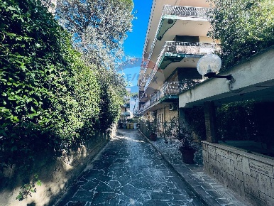 Foto Appartamento in VIale Colli Aminei, Napoli Colli Aminei - Capodimonte