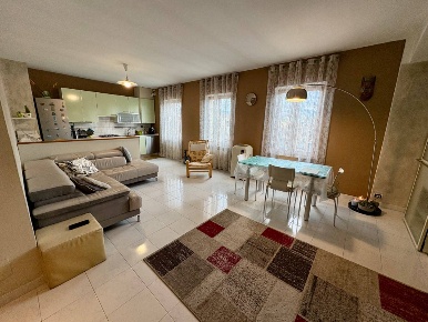 Foto Duplex in VIA FIORENZUOLA, Cerreto d'Esi Centro di 95 m² con 5 locali