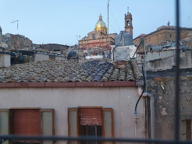 Foto Casa indipendente in Via Di Martino, Caltagirone Centro di 75 m²