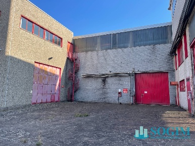 Foto Capannone industriale a Bussero di 3890 m² in vendita