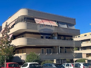 Foto Appartamento in Via Leonardo de Mitri, Roma Porta di Roma di 54 m²