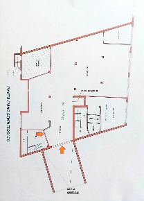 Foto Attività commerciale a Terranuova Bracciolini di 350 m² con 3 locali