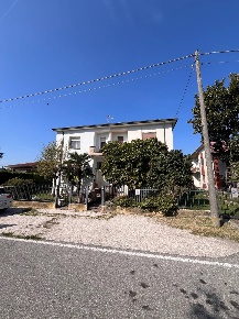 Foto Case semi ndipendenti a Suzzara Centro di 140 m² con 4 locali