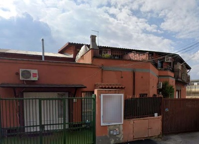 Foto Negozio in Via Gioia Tauro, Roma Anagnina di 202 m² con 1 locali
