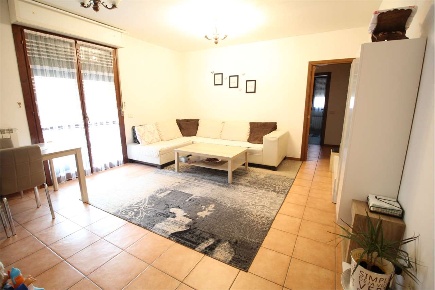 Foto Appartamento in Via Riceci, Petriano di 105 m² con 5 locali in vendita