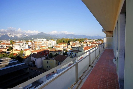 Foto Appartamento in via fiorillo, Carrara Marina di Carrara di 95 m²