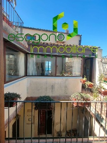 Foto Appartamento a Siracusa di 190 m² con 5 locali in affitto