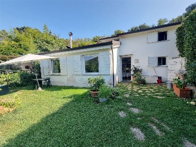 Foto Villa unifamiliare a Lerici di 100 m² con 5 locali in vendita