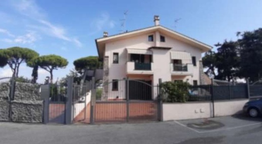 Foto Appartamento in Via Santa Maria, Monte Compatri Laghetto di 49 m²