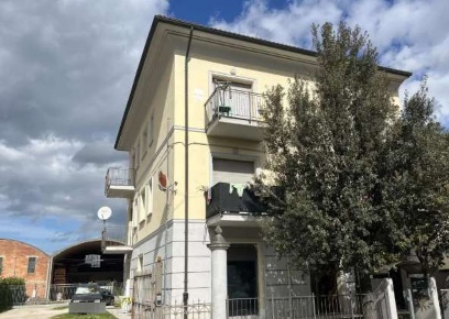 Foto Ufficio in Via della Libertà, Russi San Pancrazio di 72 m² in vendita