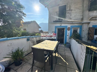Foto Casa indipendente in via per Cossogno, Verbania di 200 m² con 9 locali