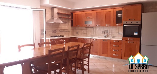 Foto Appartamento in VIA MONTE GRAPPA, Alcamo Centro di 100 m² con 3 locali