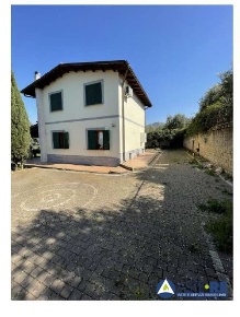 Foto Villa unifamiliare in Via delle Pedicate, Monte Compatri di 208 m²