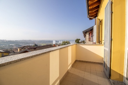 Foto Appartamento in Via Giovanni Paolo II, Cesana Brianza di 95 m²