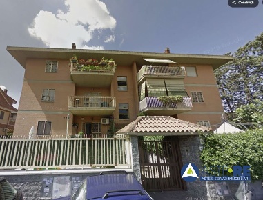 Foto Appartamento in Via Cerisano, Roma Anagnina di 130 m² con 6 locali