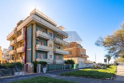 Foto Appartamento in Viale delle Repubbliche Marinare, Roma Ostia Ponente