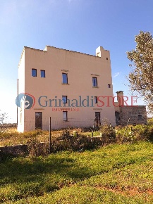 Foto Casale in Strada Provinciale 112, Nardò di 900 m² con 12 locali