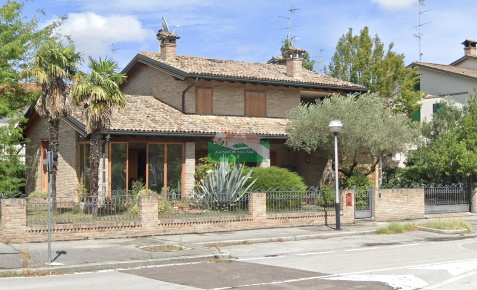 Foto Villa unifamiliare in Via galieleo galilei, Ravenna Alberti - Galilei