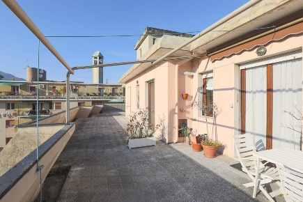 Foto Attico in Via Bolzaneto, Genova Bolzaneto di 106 m² con 6 locali