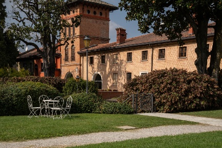 Foto Appartamento in Via Vittorio Veneto 5, Fino Mornasco Centro di 660 m²