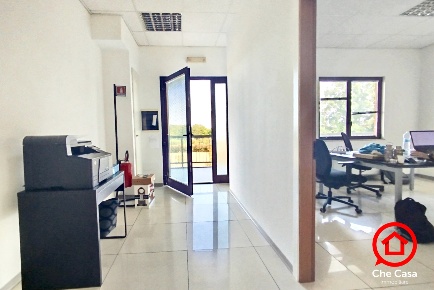 Foto Ufficio in Via Calcinaro, Cesena Villa Chiaviche - Calabrina di 68 m²