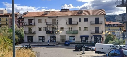 Foto Appartamento in Via Raffaele Capalbo, Acri Centro di 110 m² in vendita