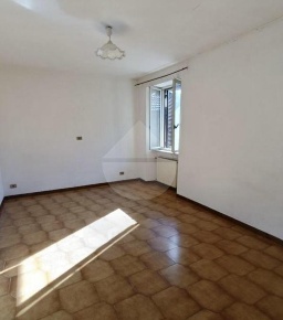 Foto Appartamento in Via San Martino, Ronciglione di 85 m² con 3 locali
