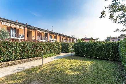 Foto Appartamento in Via Santa Chiara 7, Busnago di 90 m² con 3 locali