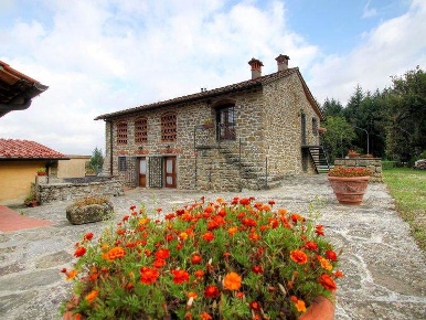 Foto Rustico a Pelago di 500 m² con 12 locali in vendita